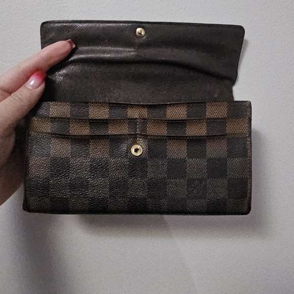 Louis Vuitton Damier Ebene Wallet - Picture 5 of 6